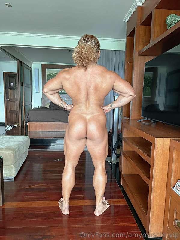 booty and back!!!🔥