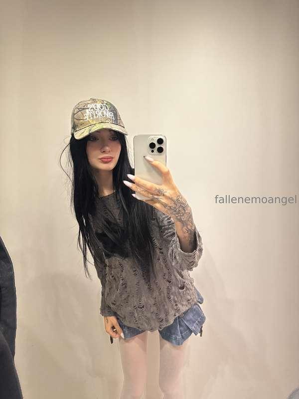 meow im a little cute here >< I finally moved in and feel a ..