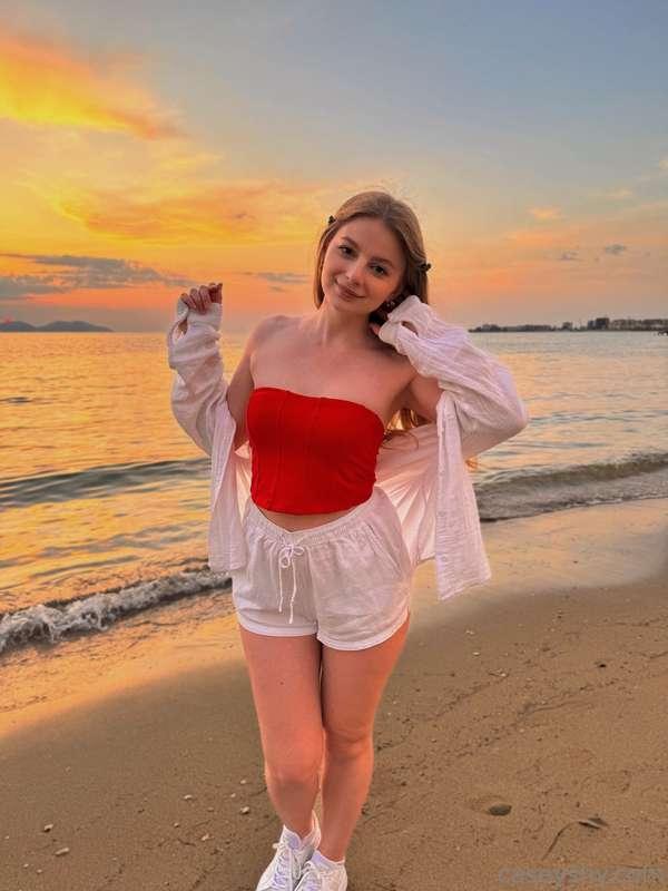 You like sunsets? 🌅🌊