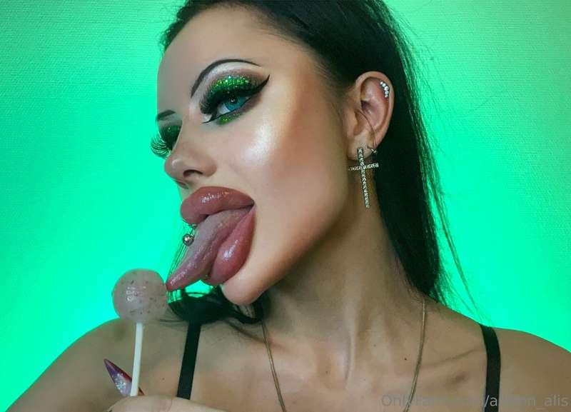 Check out my new tongue video 🤩