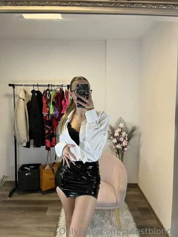 make  me your slutty secretary 😈