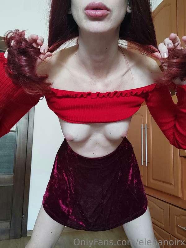 Red velvet, fluffy tits