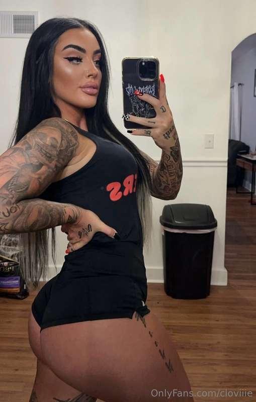I’ve missed this uniform! 🥹🖤 How’s my ass look? 😉