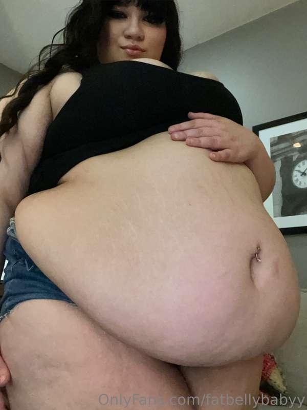 wanna see my fat ass struggle to squeeze into these shorts? ..