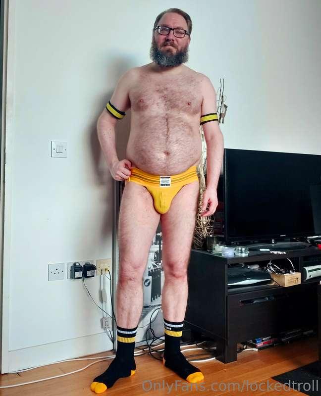 New outfit assembled 💛