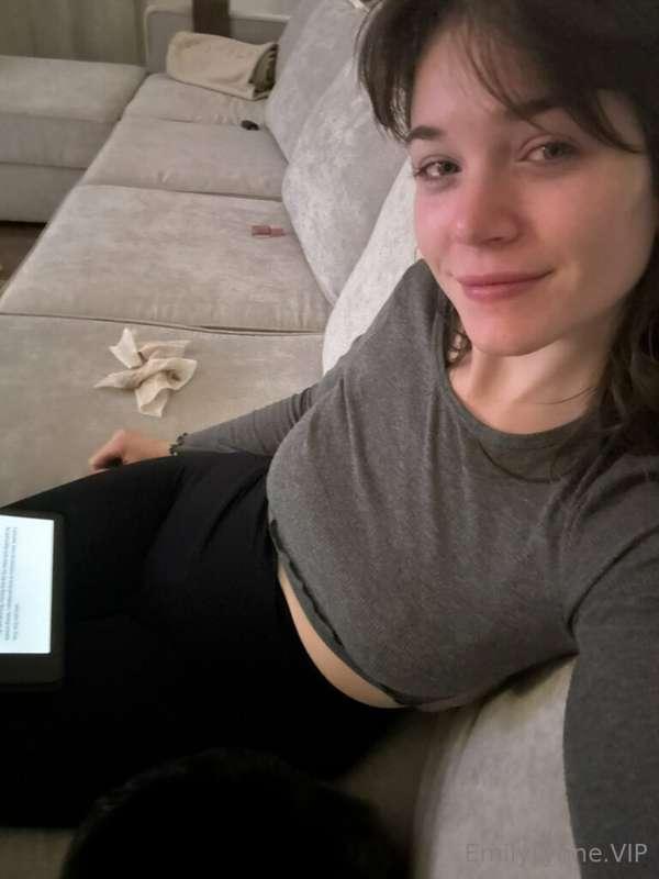 woke up super early to read my kindle 🥹💕 its my favorite par..