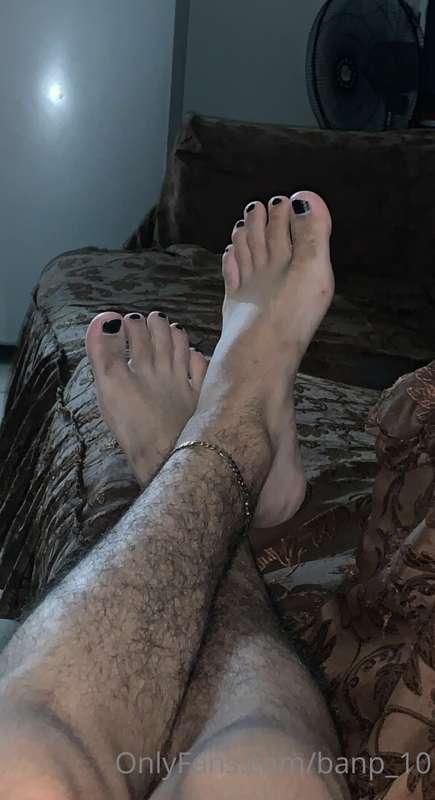 Quieren que les suba más fotos de mis pies 
🥵🔥🦶