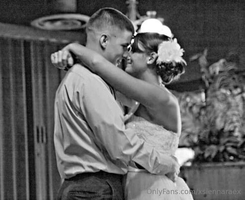 Celebrating 17 years of marriage today 💗