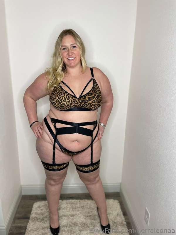 Feeling sexy in this leopard print 🐆 😍🤩