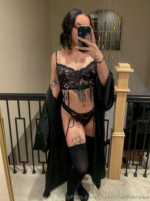 Call out of work and hang out with me instead 😝