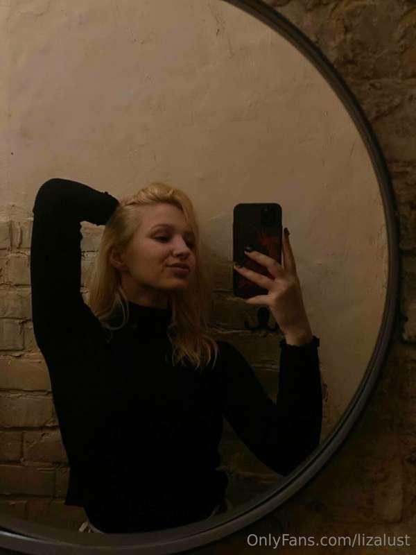 Mirror, mirror on the wall, who is the fairest of us all? 🤪