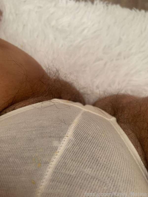 Okay even the biggest panties don't cover my bush. And yes, I wore yellow jeans 😂 

#panties  
#bush  #pussy 
#hairypussy #hairy 
#hairyarmpits #fyp 