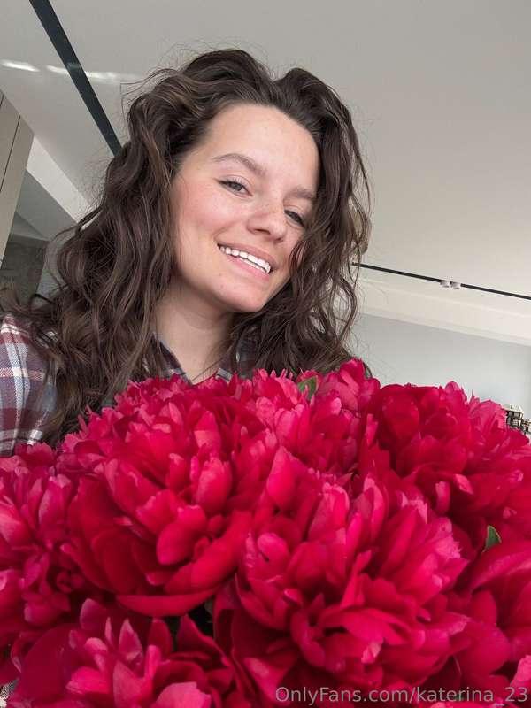 A smile is my sweetest magic today 😊And a whole bouquet of h..