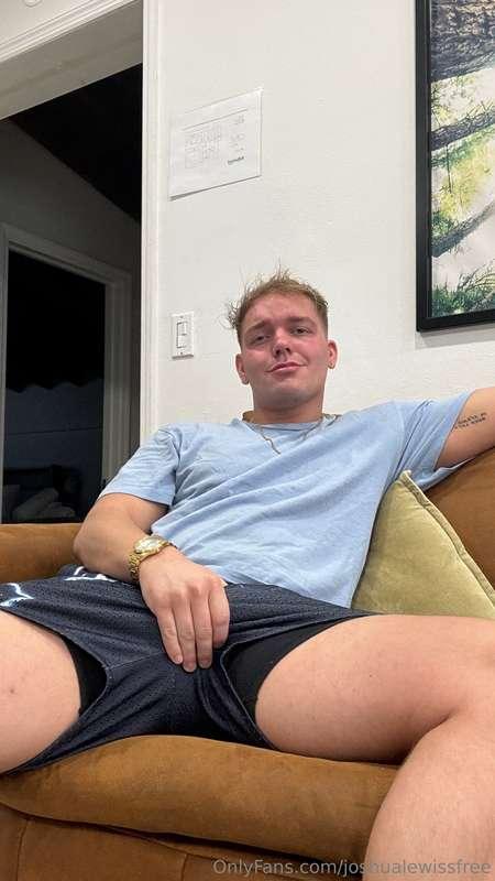 Breaking in the ***AIRBNB*** 😈 I’m so fucking ***HORNY*** & ..