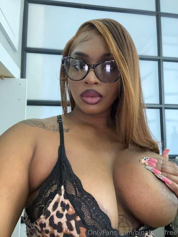 do you like my nails or you wanna suck em 😉
