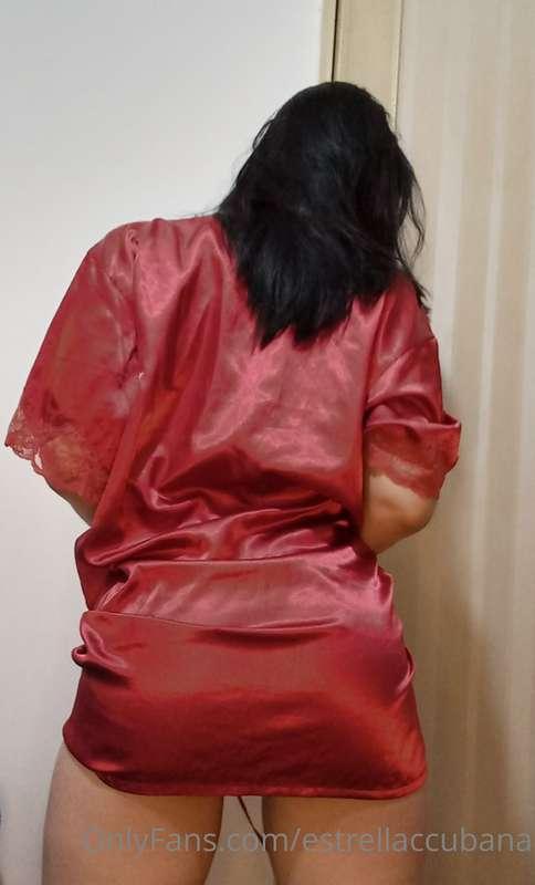 Baile suave en pijama antes de dormir, con ropa interior sex..