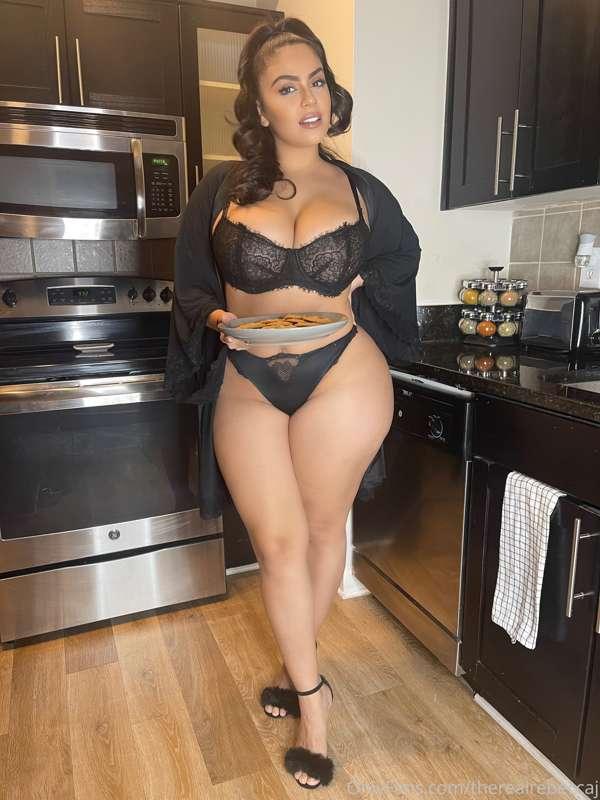 Im trying to give you my cookies baby.

Subscribe to my VIP ..