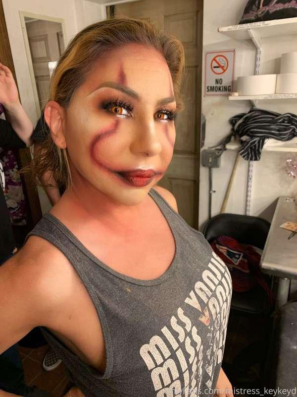 One look down... 3 more to go 👄