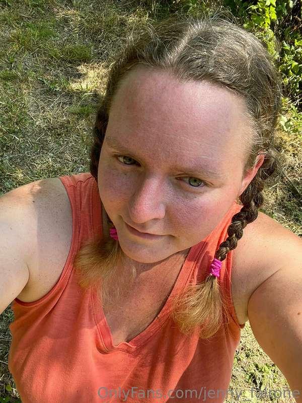 Want to see me without the clothes? Feel free to send a tip.