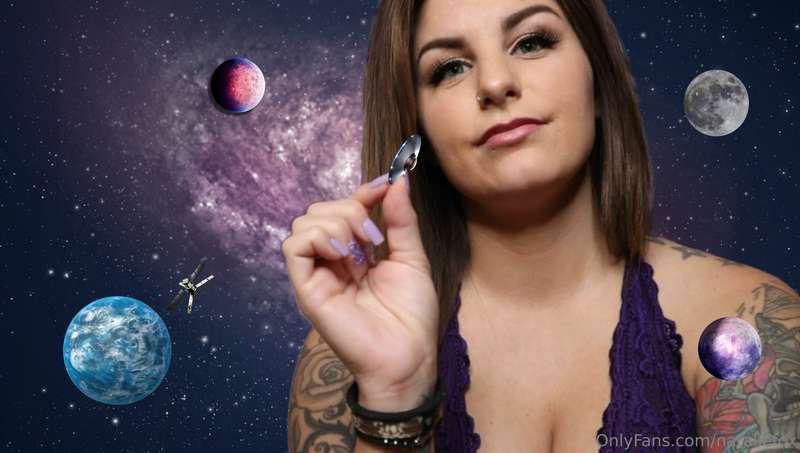 Hungry Space Giantess [4 edits]