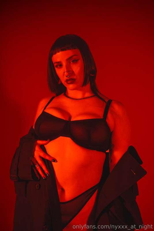 Making some Valentine’s Day content tomorrow for you 🌹🥰❤️