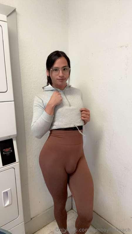 femboyfatpeach image #0