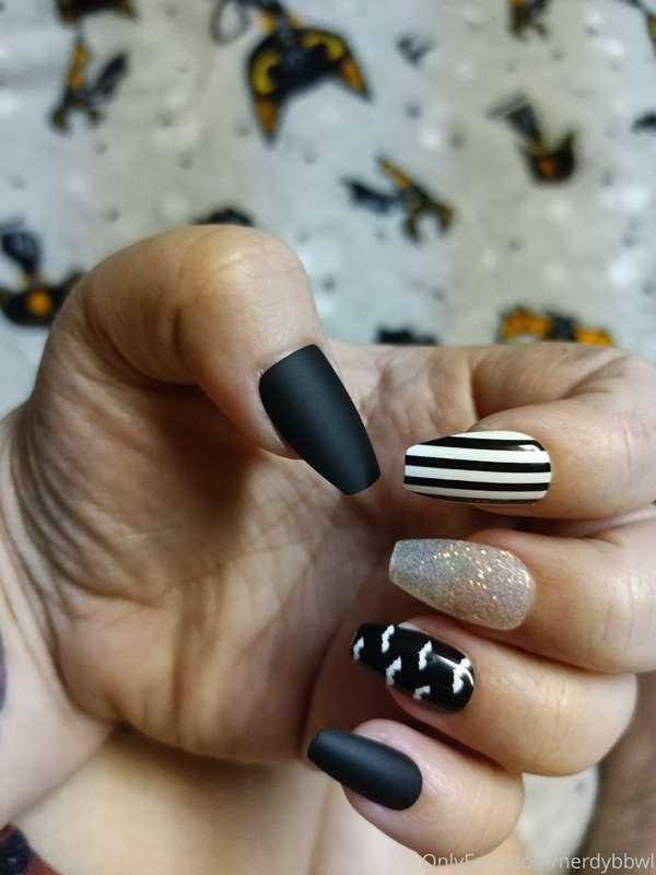 Do you like my nails?