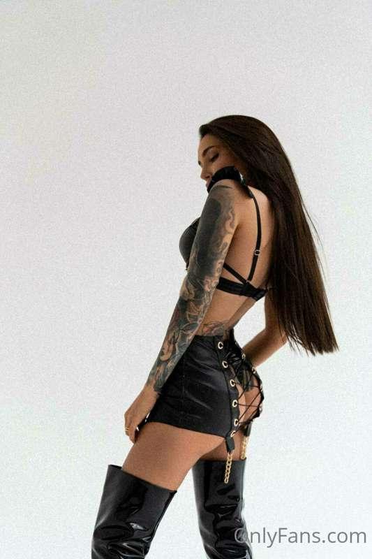 if I'm wearing leather clothes, then I prepared a lot of hot..