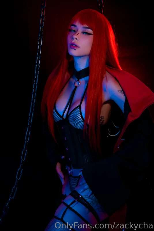 😈