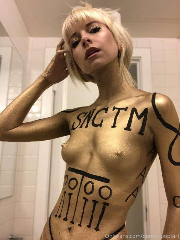 golden hour 💖 I love a body paint moment…and this look for a..