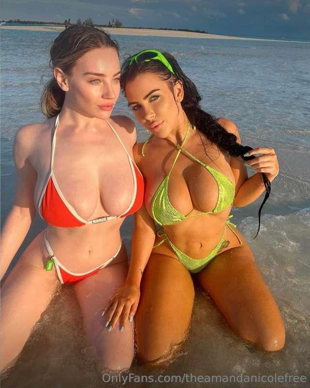 ### That's my best friend, she a real bad bitch...🥵 🔥