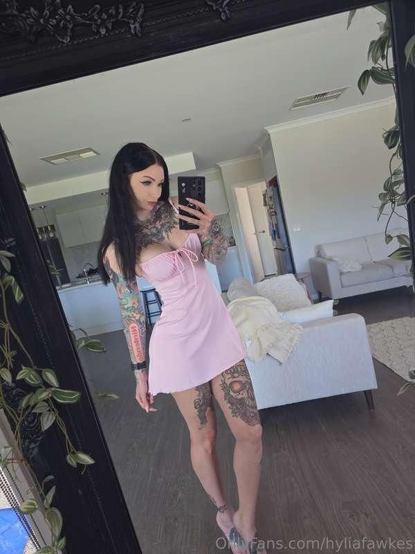 do i look cute? or do u wanna rip this dress off? 😏