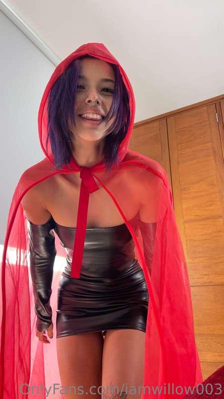 If Little Red Riding hood loved BDSM jiji 😈💋 I love it! what..