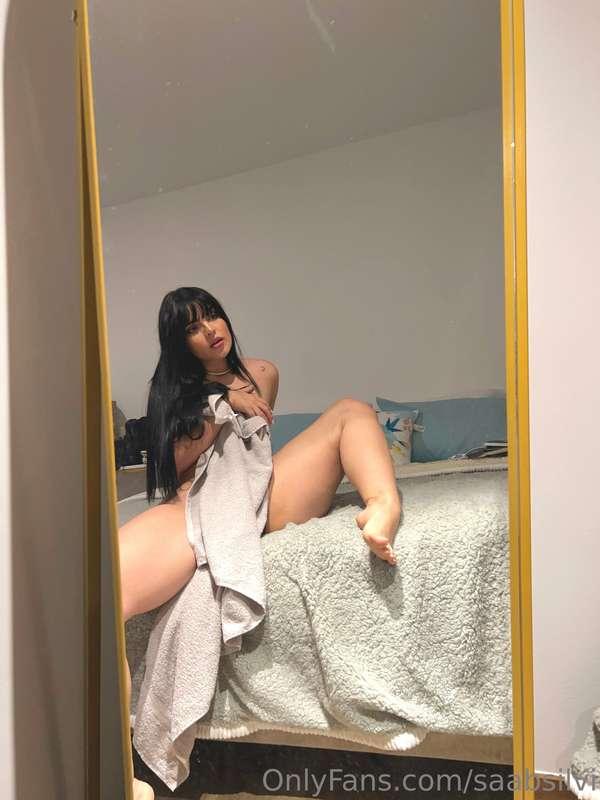 Escríbeme al ***DM*** para quitar la toalla 🌸🔞  Write me at ..