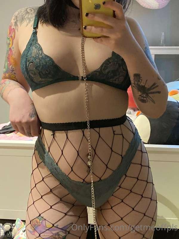 Leash me up 🥵😈