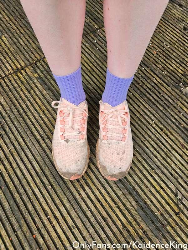 God I can't keep my running shoes clean for 5 seconds! Who w..