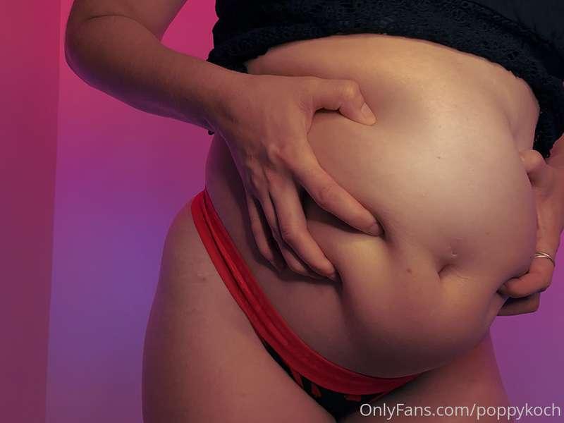 I swear I haven't gained any weight but somehow this gut jus..