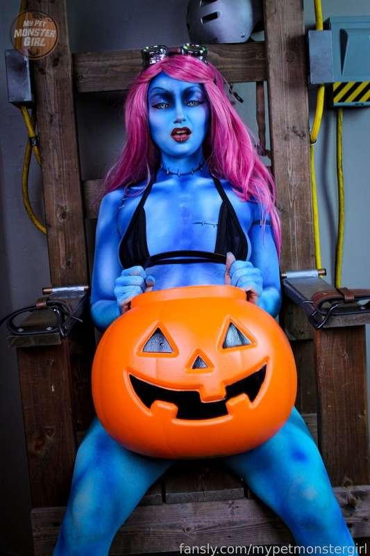 mypetmonstergirl image #2