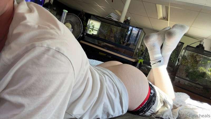 Woke up so horny today 👀 What kind of trouble should I get i..