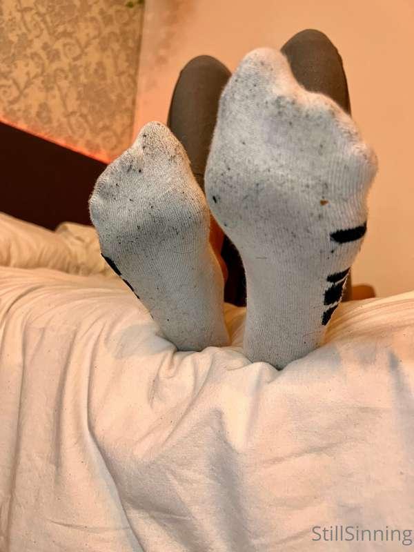 My dirty & sweaty gym socks..waiting for your hot load 🥵💦