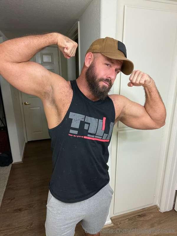 about to hit the gym, who's sucking my sweaty balls after??