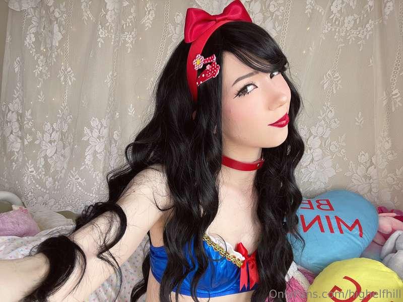 💙🍎❄️💛💋 Which picture is your favourite?
