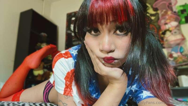 I'm really bored, I'll wait for you on my DM :3 take your ti..