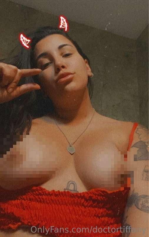 😈🤏🏽 Slutty Doctor Tiffany is here to humiliate you, because ..