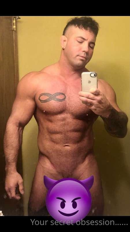 Feeling BIG today! 💪🏼😈🍆The unedited pic is free in posts and..