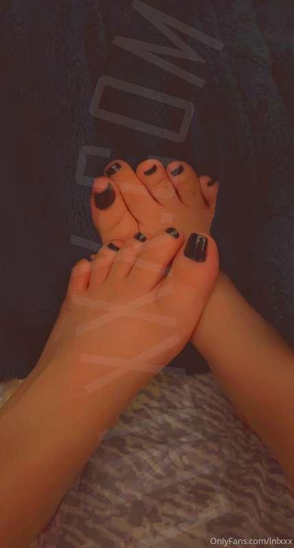 any feet lovers? 🐾