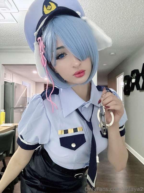 handcuff me n chill uwu?