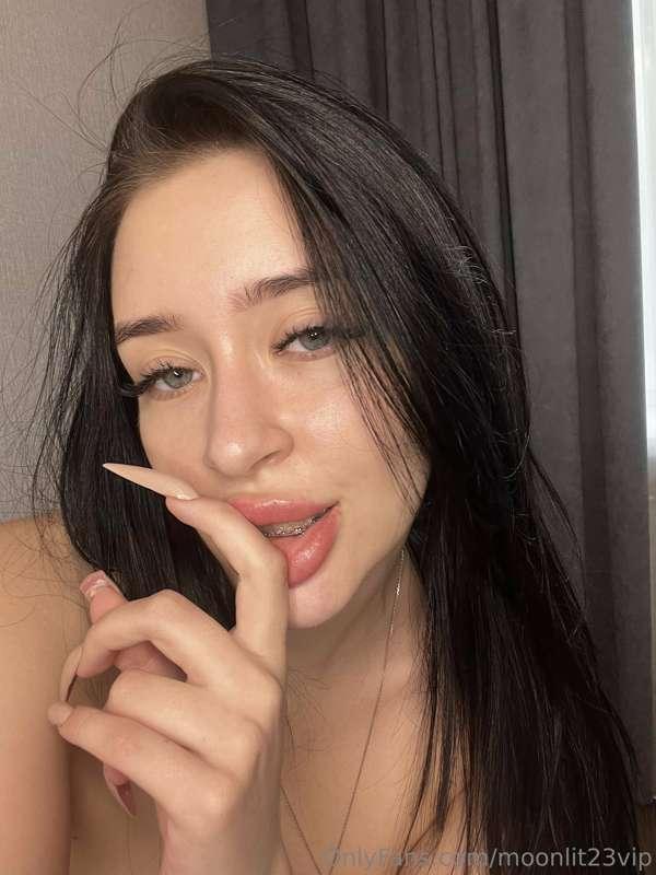 You want me to take my finger off and kiss you?👄👅
