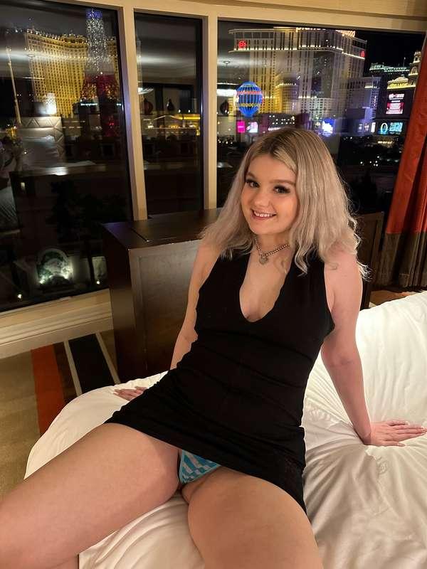 ur more then welcome to my room ❤️