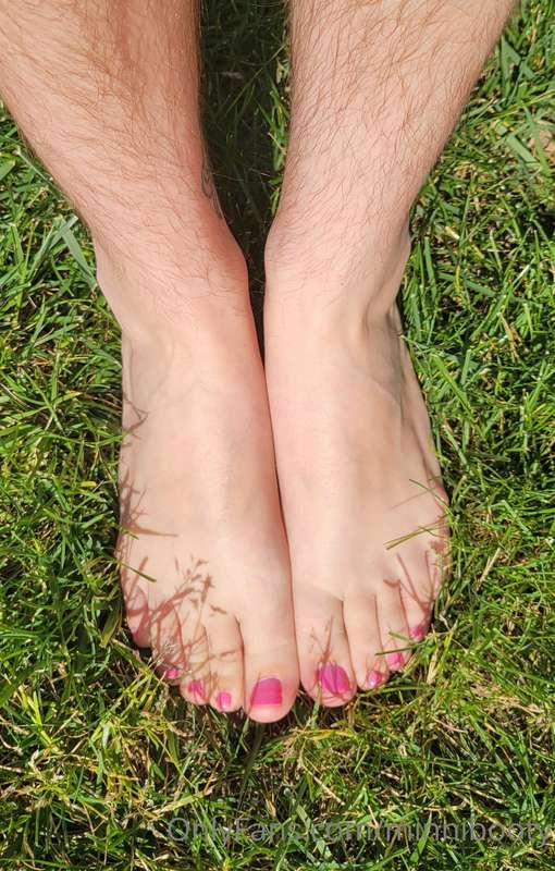 I got my toes painted for the first time in a while